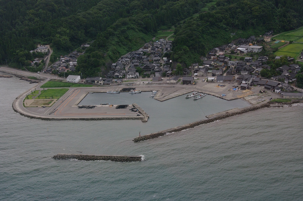 薮田漁港(泊地区)の写真