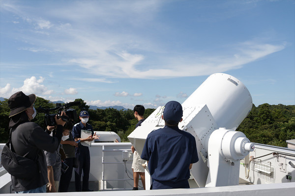 昼間観測中の望遠鏡