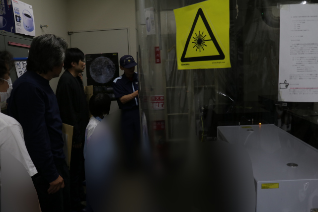 レーザー発振器の見学